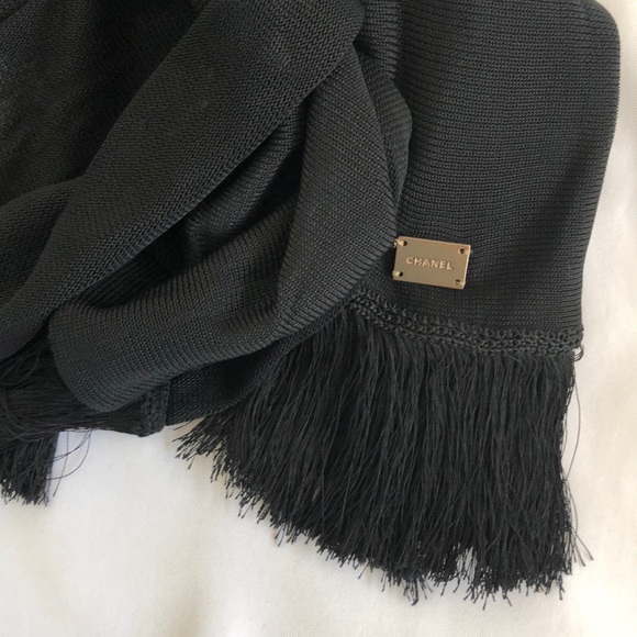 Host Pic💗 CHANEL Backless Cross Cross Black Runway Top - Picture 4 of 6